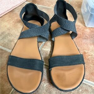 REEF Women's Black Sandals